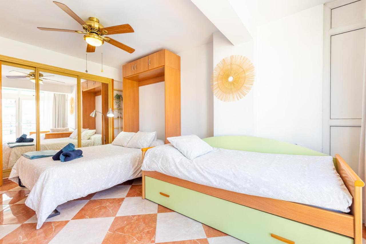 Sunny Seaside Apartment Arroyo De La Miel Buitenkant foto